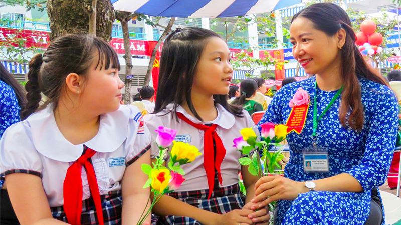 20/11 là ngày học sinh bày tỏ biết ơn đến thầy cô